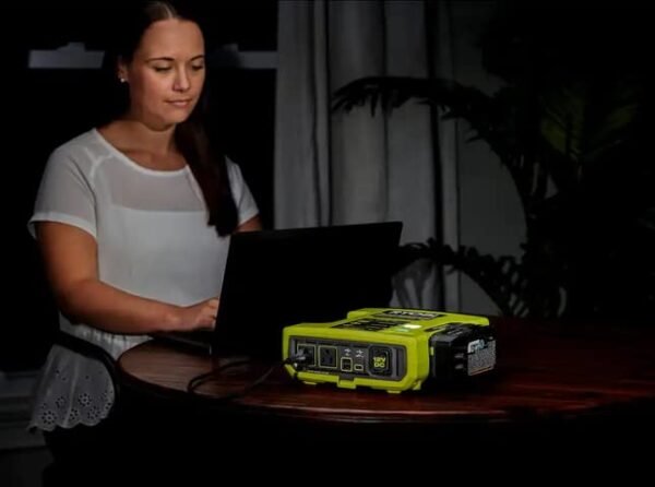 RYOBI 800W Automotive Power Inverter - Image 7